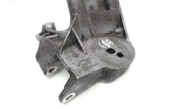 Volvo V40 Engine mounting bracket 31359638