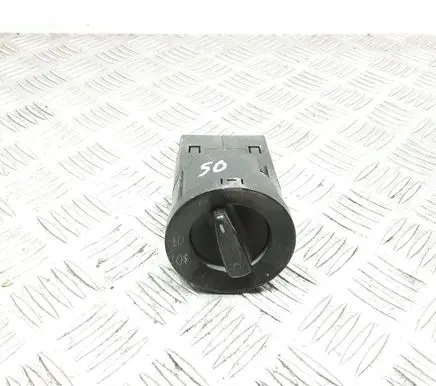 Volkswagen Golf IV Light switch 1C0941531A 04052031
