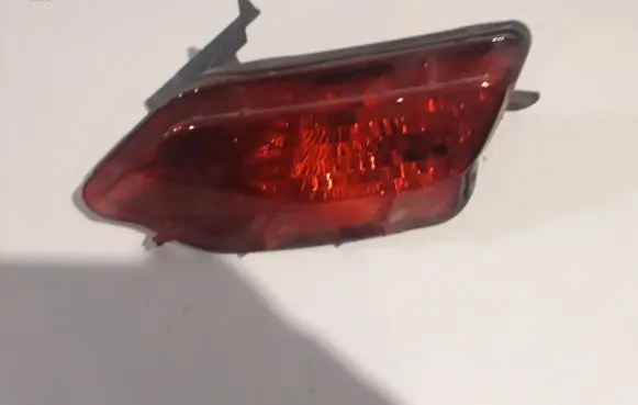 Toyota RAV 4 (XA40) Rear bumper light 