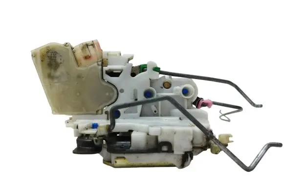 Nissan Pathfinder R50 Front door lock