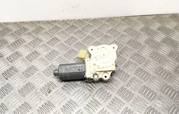 Mercedes-Benz E W211 Front door window regulator motor A2118202942 993626101 0130821970