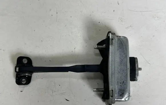 Land Rover Discovery 4 - LR4 Front door check strap stopper