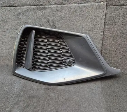 Audi Q8 Front bumper lower grill 4M8807682A 4M8807152A 4M8807682ARU6