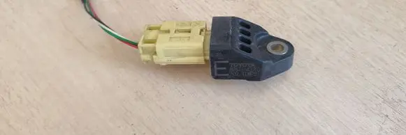 Toyota RAV 4 (XA30) Airbag deployment crash/impact sensor 8983142010