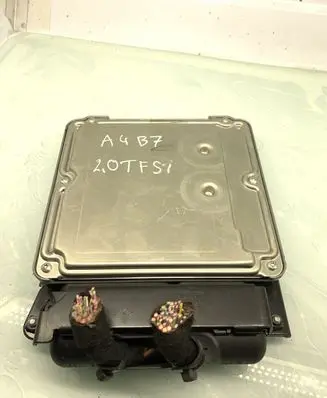 Audi A4 S4 B7 8E 8H Engine control unit/module ECU 8E0910115J