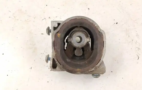 Engine mount bracket