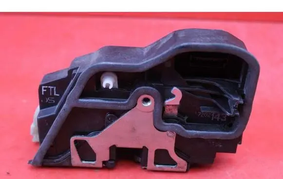 BMW 7 F01 F02 F03 F04 Front door lock 7202143