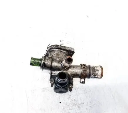 Volkswagen PASSAT B5.5 Engine coolant pipe/hose 038121133a
