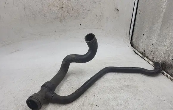 Audi A4 S4 B5 8D Engine coolant pipe/hose 