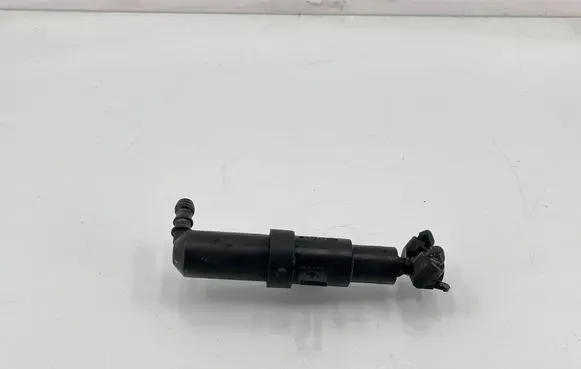 Volkswagen PASSAT B6 Headlight washer spray nozzle 1307030327 3C0955103A
