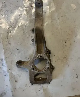 Jeep Grand Cherokee (WK) Front wheel hub spindle knuckle