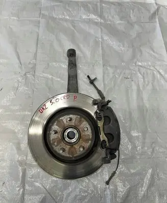 Jeep Grand Cherokee Front wheel hub spindle knuckle
