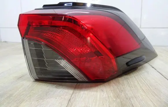 Toyota RAV 4 (XA50) Rear/tail lights 8155042230