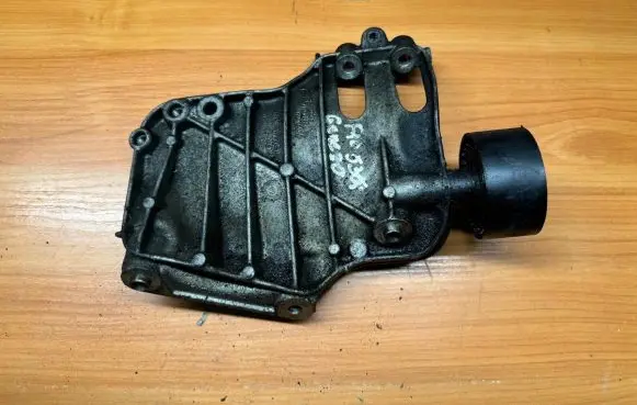 BMW 5 F10 F11 A/C compressor mount bracket 7585167 68572910 696012