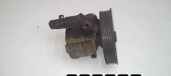 Renault Scenic I Power steering pump 1600L 700431286