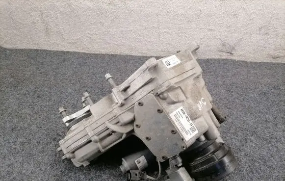 Jaguar F-Pace Gearbox transfer box case KK8M7K780AA KK8M7K780