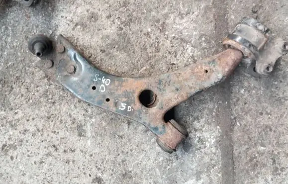 Volvo S40 Front lower control arm/wishbone 31277462