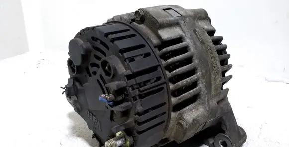 Audi A4 S4 B5 8D Generator/alternator 058903016E