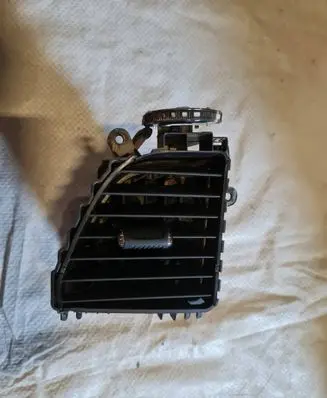 Chrysler Pacifica Dash center air vent grill 6ec06trmab