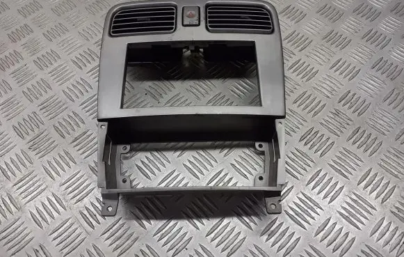 Subaru Forester SH Radio/GPS head unit trim 