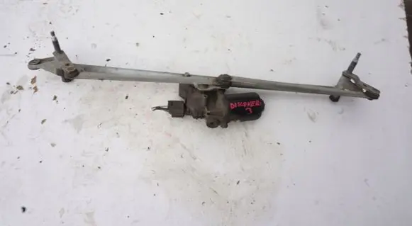 Land Rover Discovery 3 - LR3 Front wiper linkage and motor