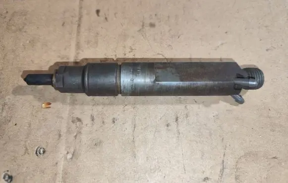 Volkswagen PASSAT B5 Fuel injector 028130201t