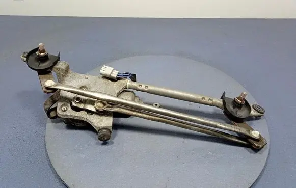 Toyota Corolla E120 E130 Front wiper linkage and motor 8511012A20