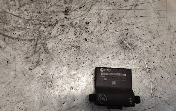 Audi A3 S3 8P Gateway control module 1K0907530G 1K0907951 0325