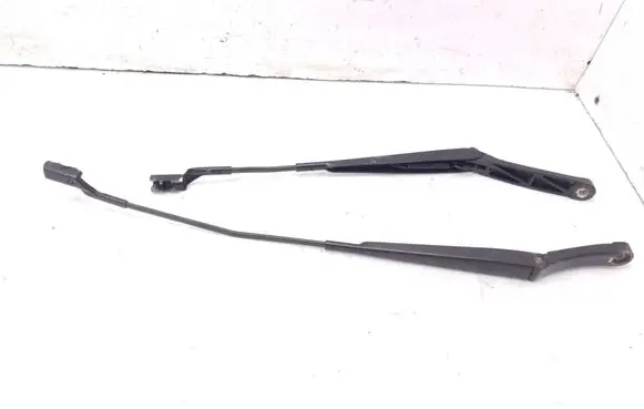 Volkswagen Polo V 6R Front wiper blade arm 6R1955410A 6R1955409A