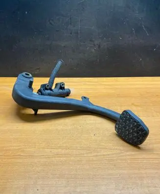 BMW 5 E39 Clutch master cylinder 6758823