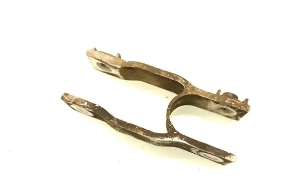 Engine mounting bracket
