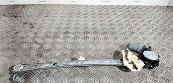 Honda CR-V Front door window regulator motor