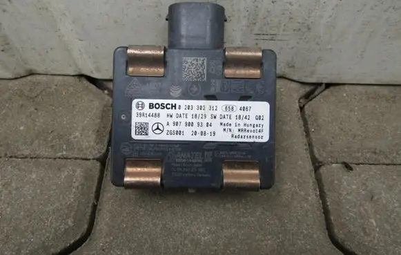 Mercedes-Benz Sprinter W907 W910 Distronic sensor radar A9079009304