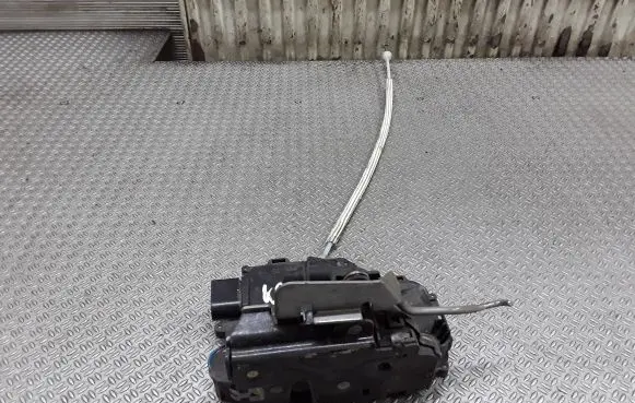 Audi A6 S6 C5 4B Front door lock 4B1837015G