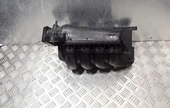 Toyota Corolla Verso AR10 Intake manifold