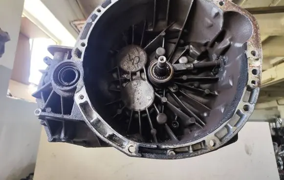 Renault Trafic II (X83) Manual 5 speed gearbox 8200457476 8201024433 CEPF6M9R