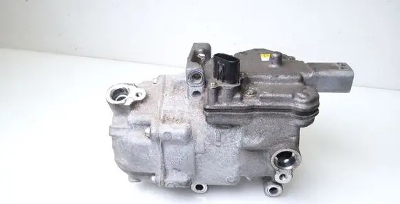 Toyota Auris E180 Air conditioning (A/C) compressor (pump) 0422001330