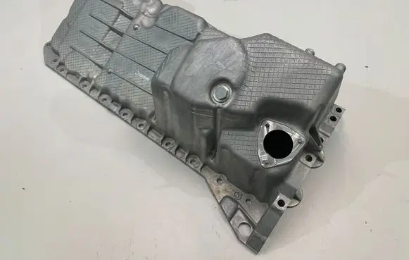 BMW M4 F82 F83 Oil sump 7838706