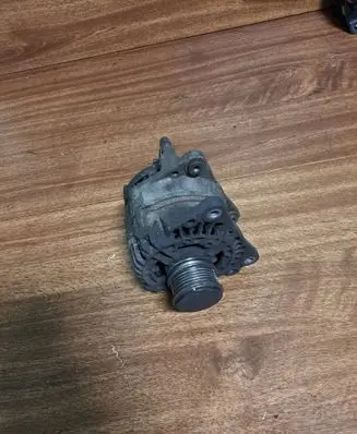Volkswagen Sharan Generator/alternator 038903023L 0124325001