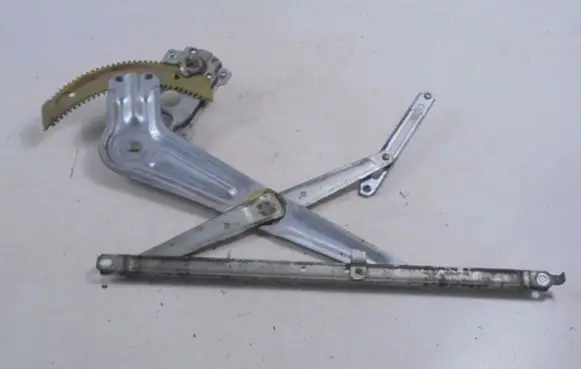 Daihatsu Cuore Front door manual window regulator 