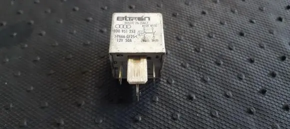 Seat Altea Other relay 8D0951253 370