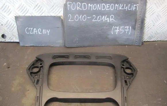 Ford Mondeo MK IV Radio/GPS head unit trim BS7118522