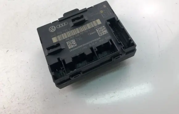 Volkswagen Touareg II Door control unit/module 4H0959792F