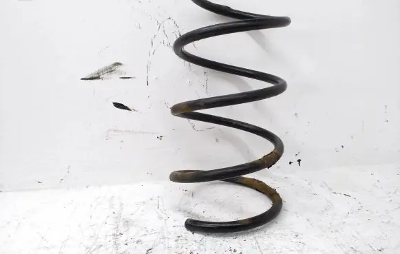 Toyota Avensis T250 Front coil spring