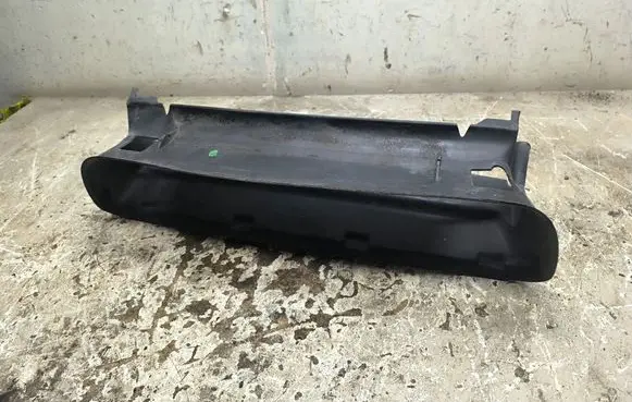 Volvo V50 Intercooler air guide/duct channel 08678313