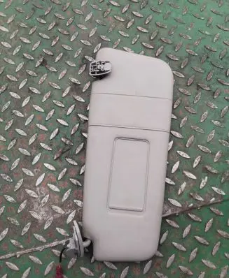 BMW 5 E60 E61 Sun visor 7066649