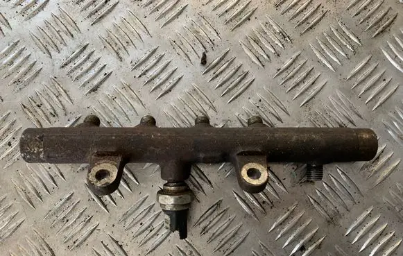 Renault Scenic II - Grand scenic II Fuel main line pipe 8200815617