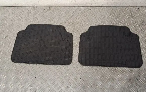 Toyota Avensis T250 Rear floor mat 