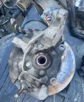 Volvo V70 Front wheel hub spindle knuckle
