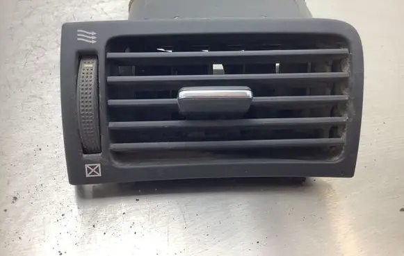 Toyota Avensis T250 Dashboard side air vent grill/cover trim PPEPTD20 TS0P5